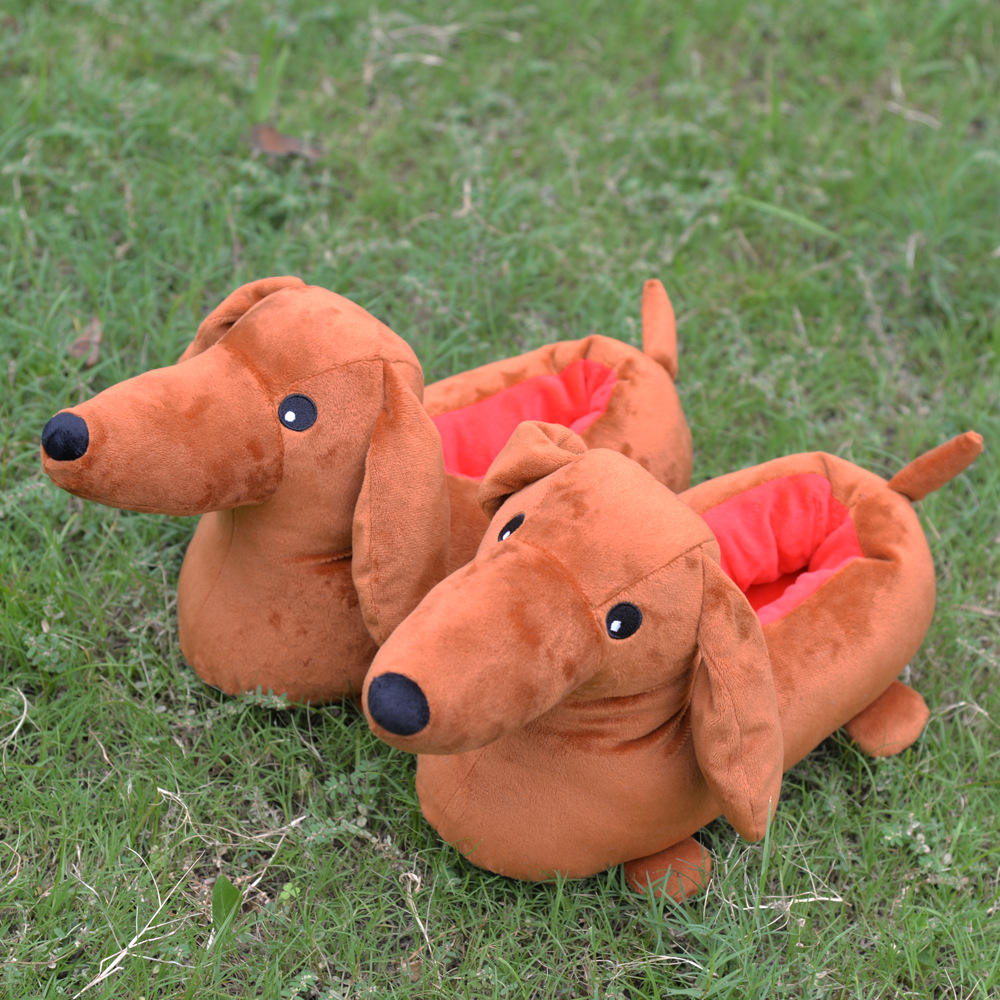 Dachshund plush slippers (5).jpg